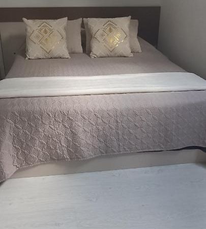 Agreable Chambre Double Avec Salle D'Eau Privative Le Mesnil-Theribus 외부 사진